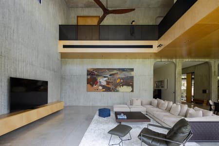 Tropical Shift House